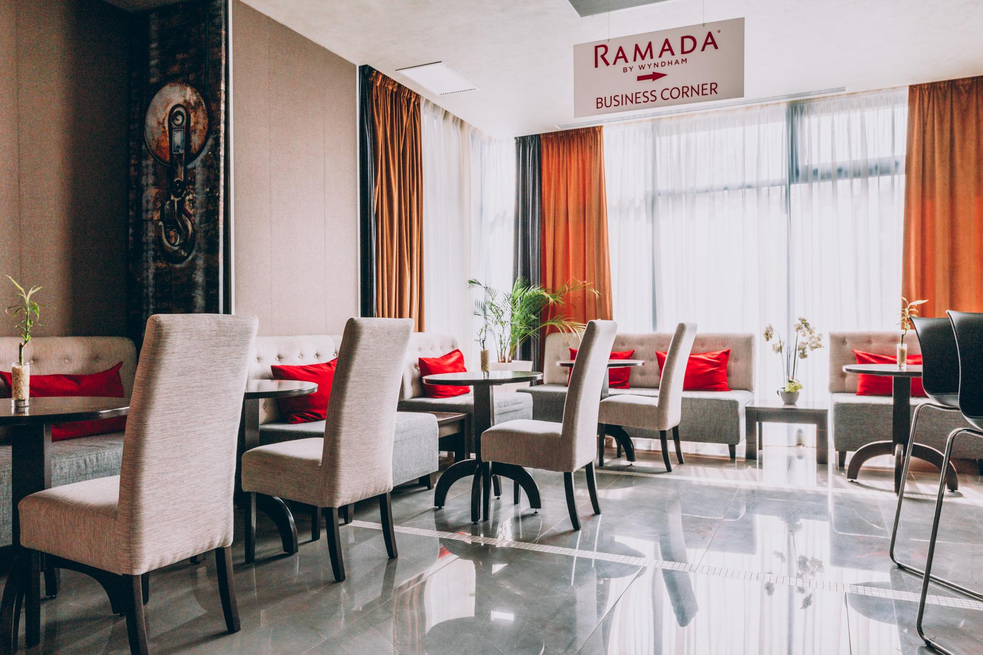 Ramada By Wyndham Constanta Hotel Exterior photo